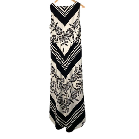 Chic by Jacob Dress, Size M - Picture 8 of 8